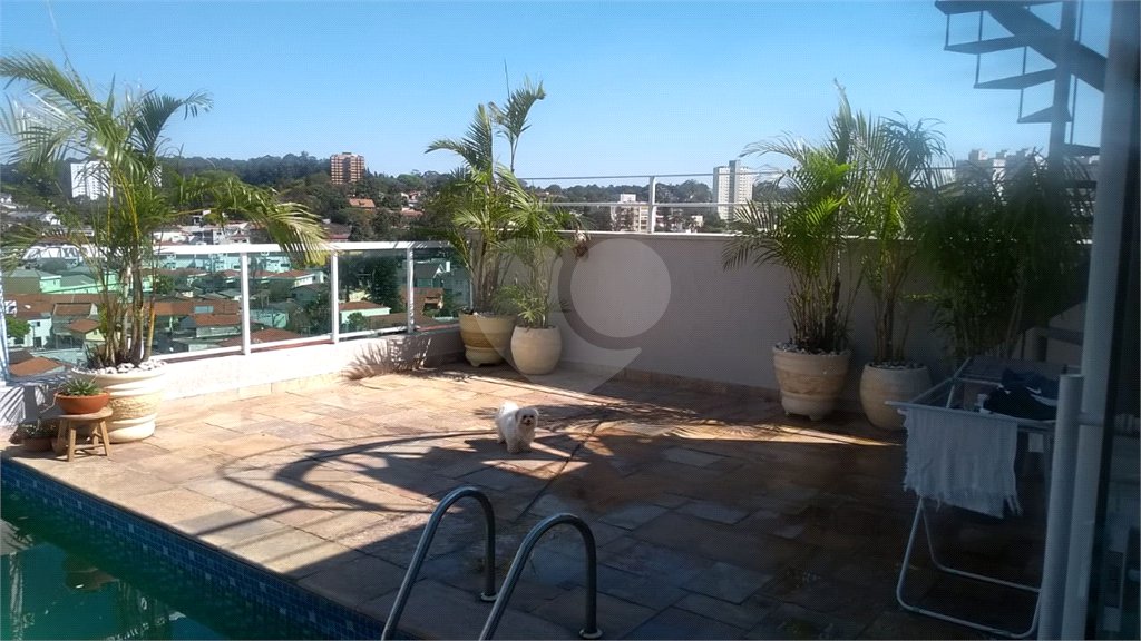 Sobrado à venda com 5 quartos, sendo 3 suítes, em Vila Albertina, São Paulo, SP
