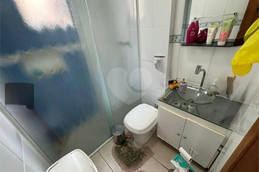 Sobrado à venda com 4 quartos, sendo 1 suíte, em Vila Gustavo, São Paulo, SP