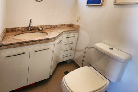 Casa à venda com 4 quartos, sendo 2 suítes,  no condomínio Vila Nova de Gaia, São Paulo - SP