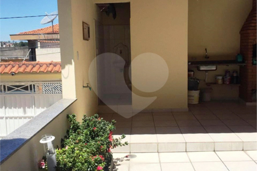 Casa à venda com 3 quartos, sendo 1 suíte, no condomínio Coelho III, São Paulo - SP
