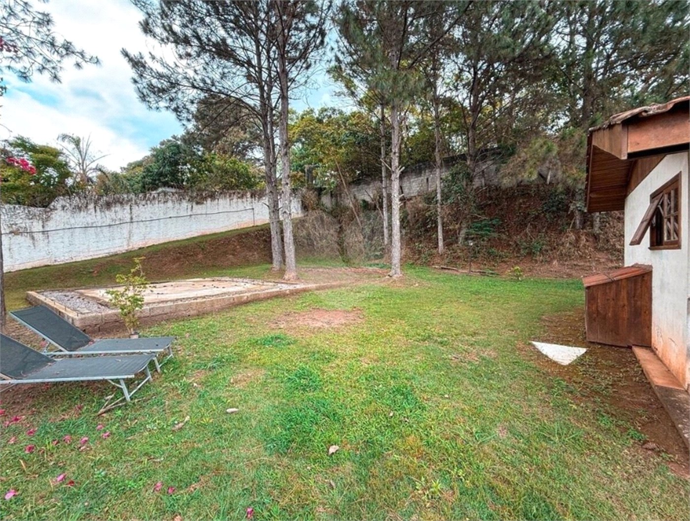 Casa à venda com 3 quartos, sendo 1 suíte,  em Chácara São João, Carapicuíba, SP