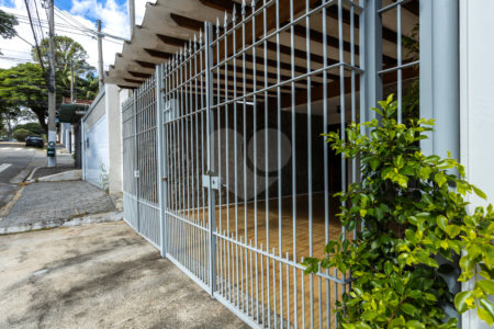 Casa à venda com 3 quartos, sendo 1 suíte, em Vila Cordeiro, São Paulo, SP