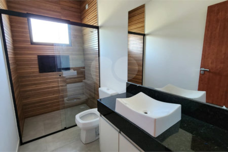Casa para alugar com 3 quartos, sendo 1 suíte, no condomínio Chácaras Brasil, Atibaia - SP