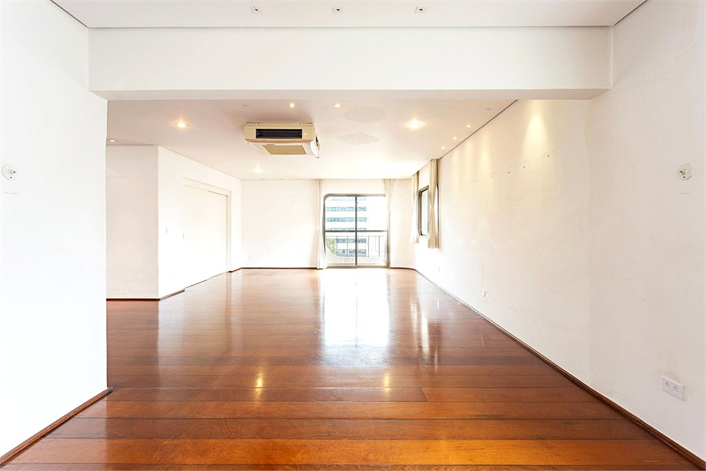 Apartamento à venda com 4 suítes em Campo Belo, São Paulo, SP