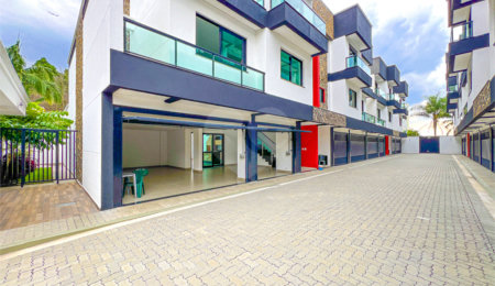 Casa à venda com 4 suítes no condomínio Res São Pedro da Aldeia, São Paulo - SP