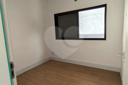 Casa à venda com 3 quartos, sendo 1 suíte, no condomínio Villagio Brasil, Atibaia - SP