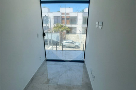 Casa à venda com 3 quartos, sendo 2 suítes, no condomínio Grand Park, Rio de Janeiro - RJ