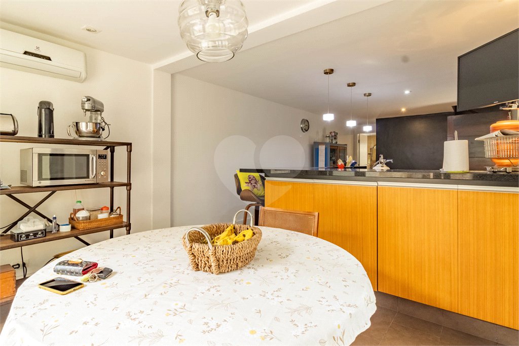 Casa à venda com 3 quartos, sendo 1 suíte, em Jardim Paulistano, São Paulo, SP