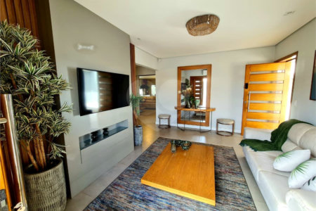 Casa à venda com 5 quartos, sendo 2 suítes, em Jardim das Roseiras, Araraquara, SP