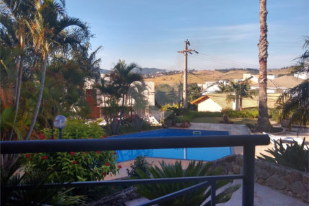 Casa à venda com 4 quartos, sendo 2 suítes, no condomínio Osato, Atibaia - SP