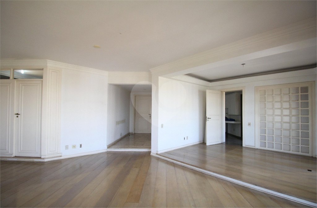 Apartamento à venda com 3 suítes em Vila Suzana, São Paulo, SP