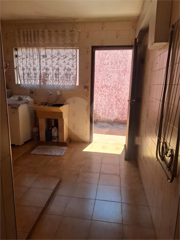 Sobrado à venda com 4 quartos, sendo 2 suítes,  em Campestre, Santo André, SP