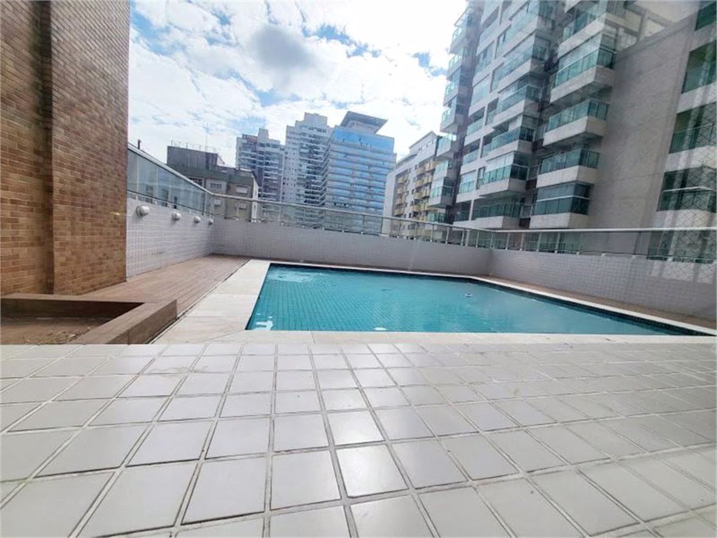 Apartamento Residencial à venda, Gonzaga, Santos - AP1004.