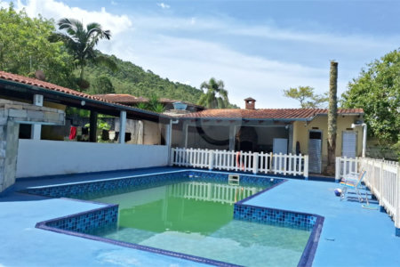 Chácara à venda com 4 quartos, sendo 1 suíte, em Taiaçupeba, Mogi das Cruzes, SP