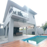 Casa à venda com 3 suítes no condomínio Reserva dos Jatobás, Louveira - SP