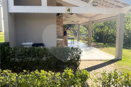 Casa à venda ou para alugar com 2 quartos, sendo 4 suítes, no condomínio Residencial Jardim Bréscia, Indaiatuba - SP