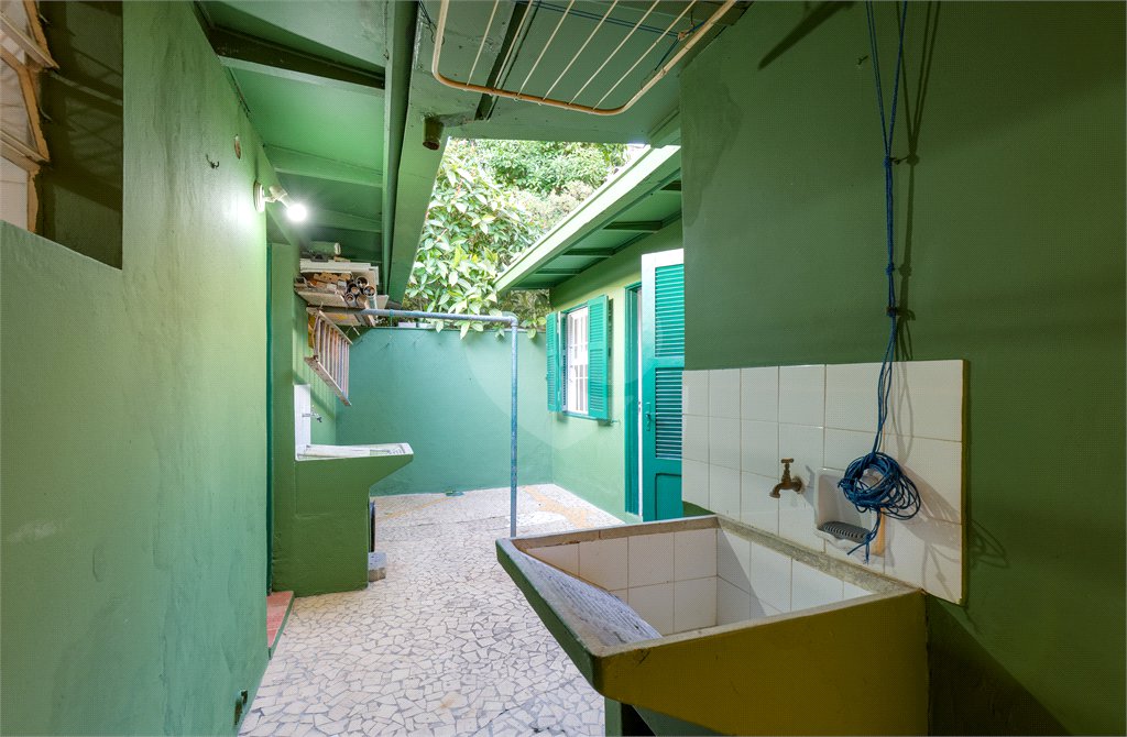 Casa Térrea à venda com 5 quartos, sendo 2 suítes, em Alto da Boa Vista, São Paulo, SP
