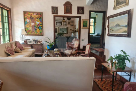 Casa à venda com 5 quartos, sendo 2 suítes,  em Jardim Morumbi, São Paulo, SP