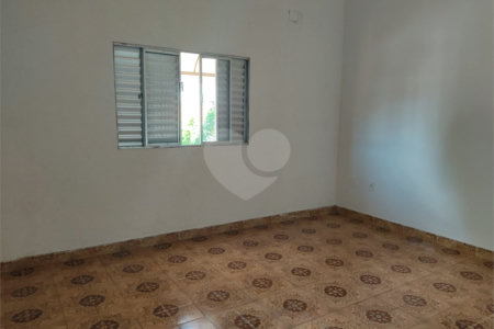 Sobrado à venda com 4 quartos, sendo 1 suíte, em Cidade Jardim Cumbica, Guarulhos, SP