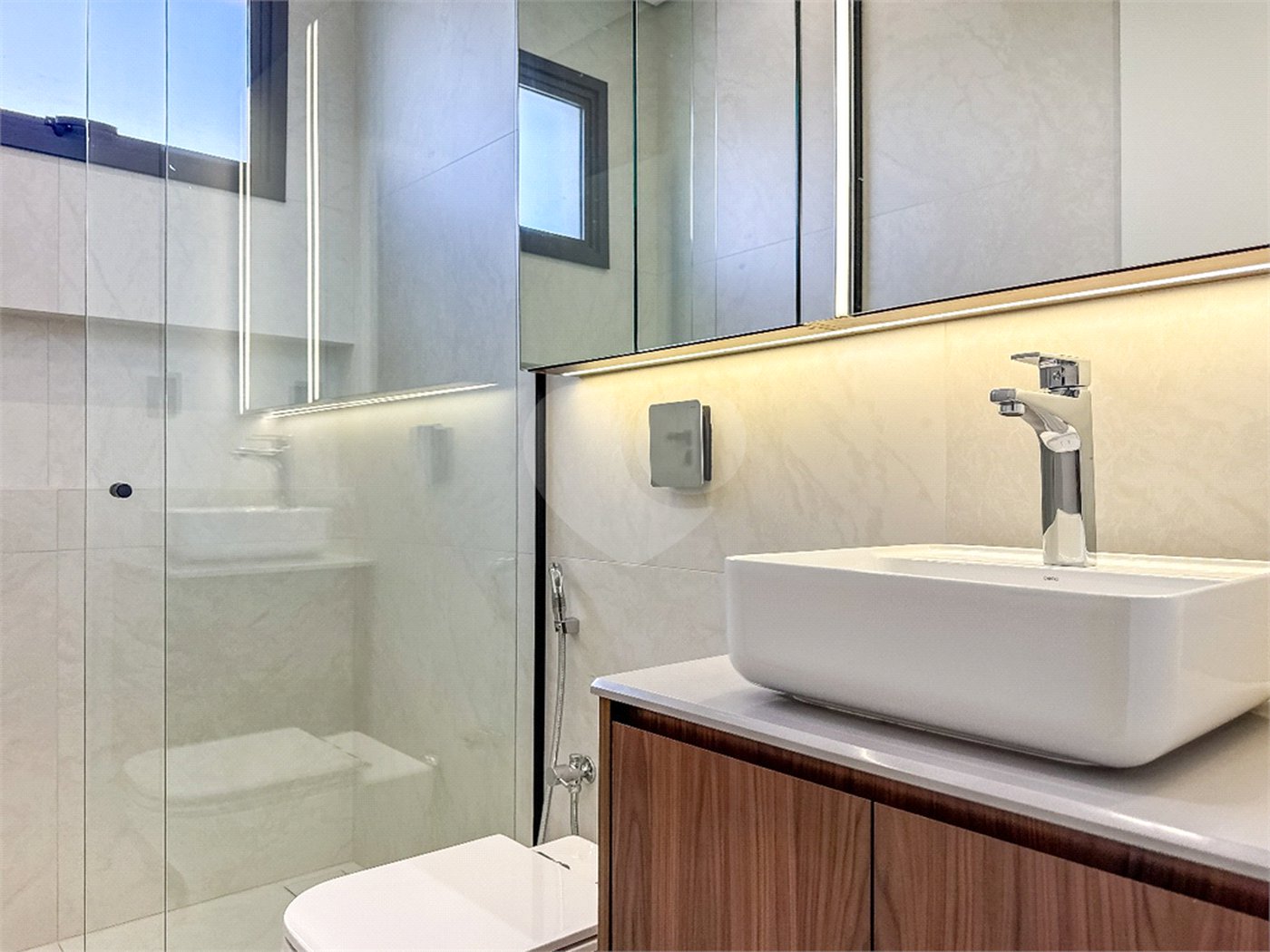Casa à venda com 3 suítes no condomínio Villa dos Pinheiros, Indaiatuba - SP