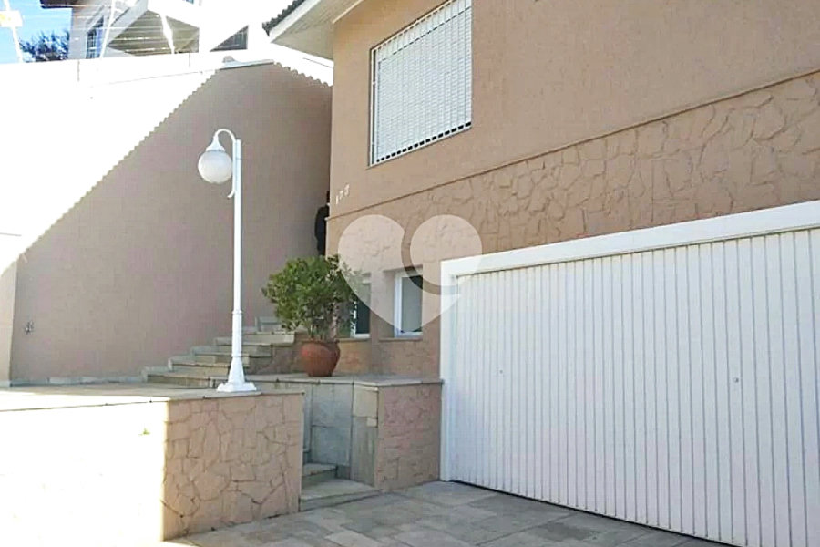 Casa à venda com 4 quartos, sendo 3 suítes, em Santana, São Paulo, SP