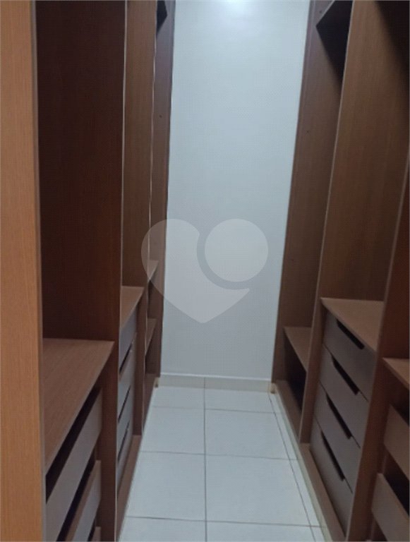 Casa à venda com 4 quartos, sendo 1 suíte, no condomínio Villa Real Ribeirao Preto, Ribeirão Preto - SP