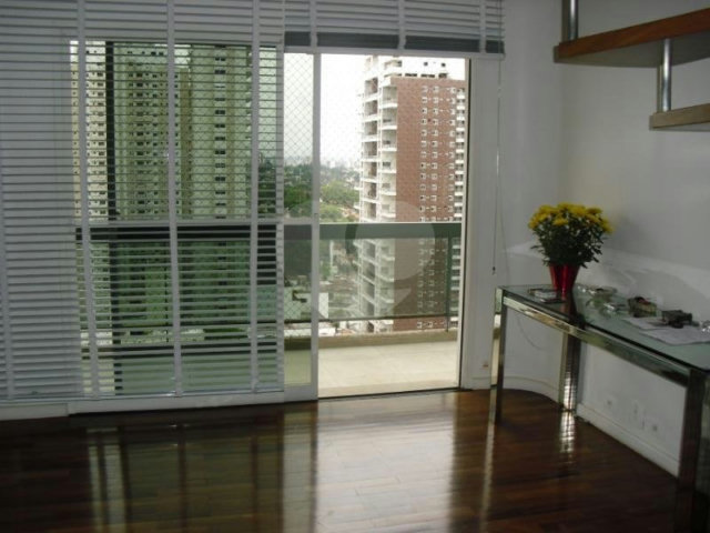 Cobertura à venda com 4 quartos, sendo 3 suítes,  em Campo Belo, São Paulo, SP