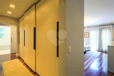Casa à venda com 4 suítes no condomínio L`exclusive, São Paulo - SP