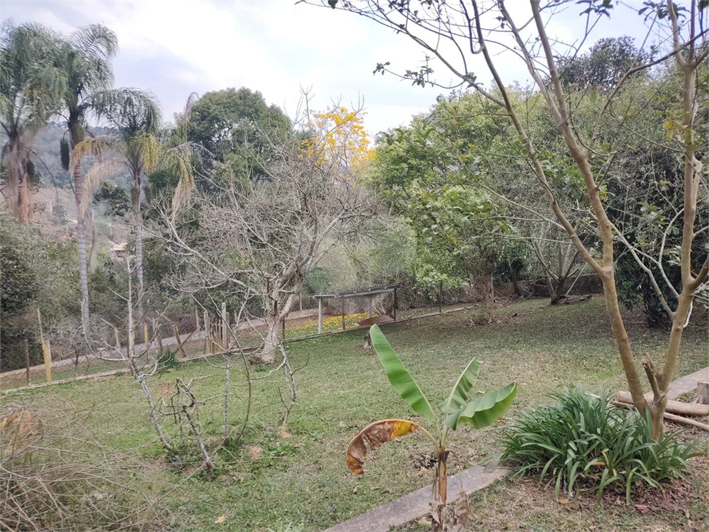 Casa à venda com 5 quartos, sendo 2 suítes, no condomínio Cinco Lagos Portaria II, Mairiporã - SP