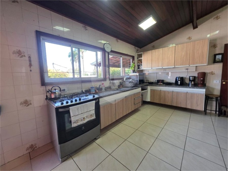 Casa à venda com 3 quartos, sendo 1 suíte, no condomínio Estância Marambaia, Vinhedo - SP