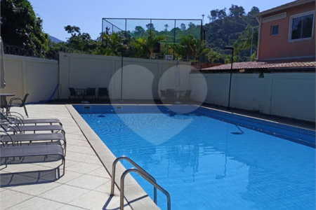 Casa à venda com 3 quartos, sendo 1 suíte, no condomínio Grand Family, Rio de Janeiro - RJ