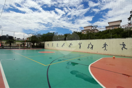 Casa à venda com 3 quartos, sendo 1 suíte, no condomínio Residencial Jardins, São Bernardo do Campo - SP