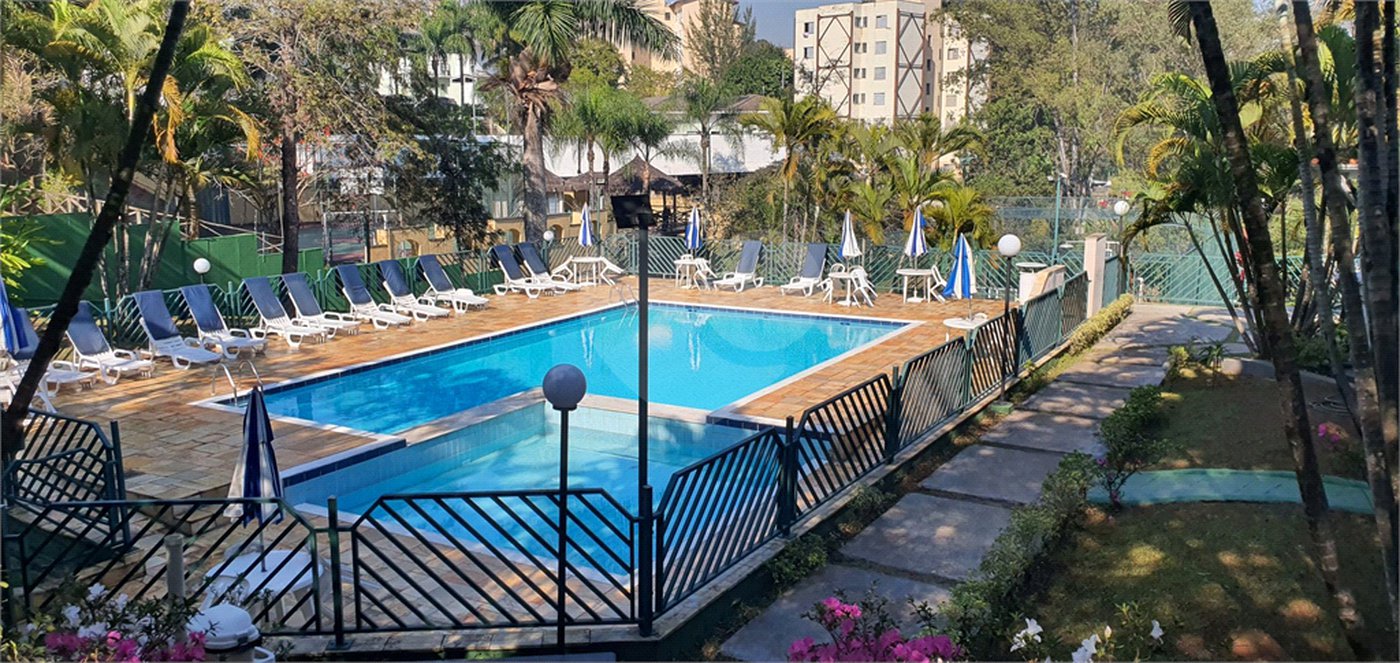 Casa à venda com 4 quartos, sendo 2 suítes, no condomínio Vila Panamericana, São Paulo - SP