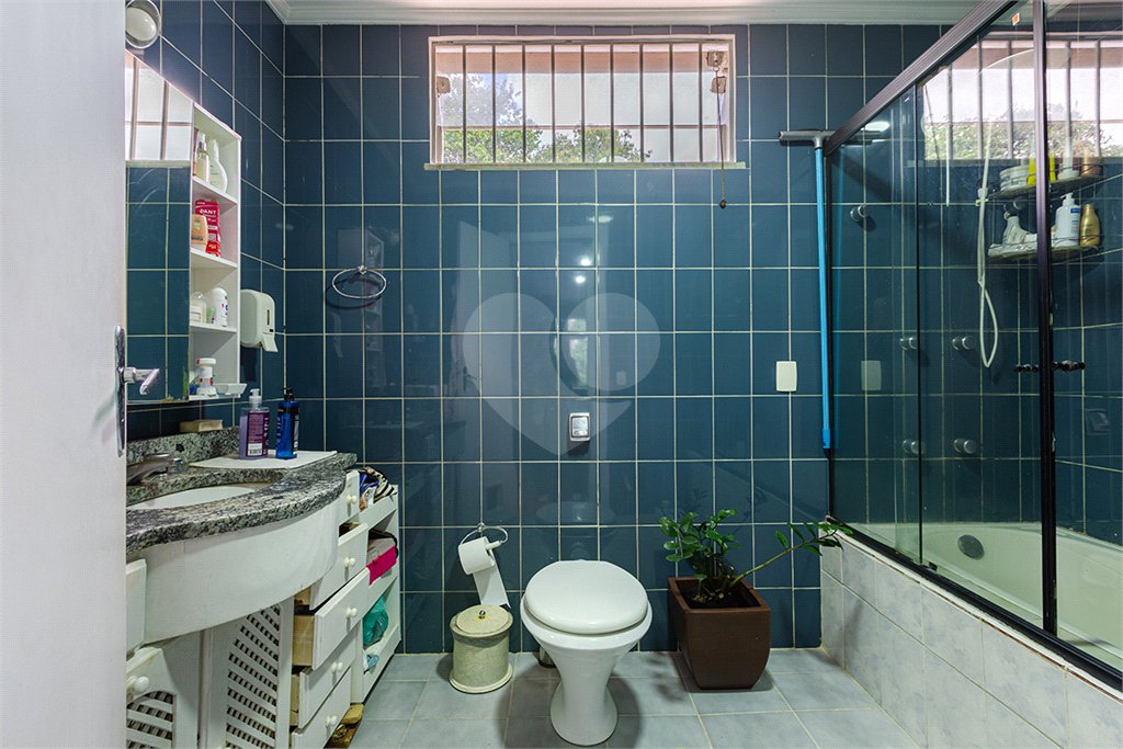 Sobrado à venda com 4 quartos, sendo 2 suítes,  em Vila Madalena, São Paulo, SP