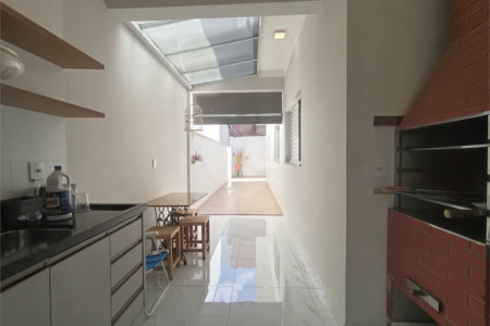 Casa à venda com 3 quartos, sendo 1 suíte,  no condomínio Ipes 2, Tatuí - SP