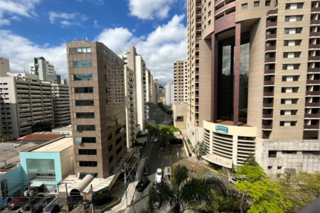 Apartamento à venda ou para alugar com 2 quartos, sendo 1 suíte,  em Itaim Bibi, São Paulo, SP