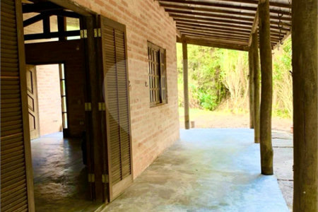 Chácara à venda com 3 quartos, sendo 1 suíte, no Centro (canguera), São Roque, SP