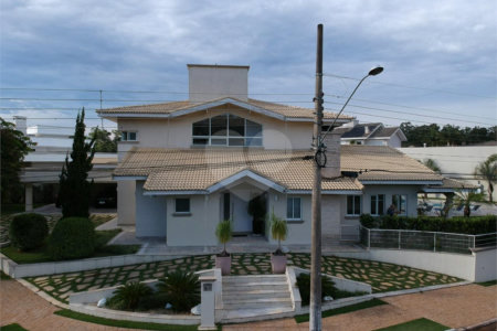 Casa à venda ou para alugar com 4 suítes no condomínio Shamballa I, Atibaia - SP