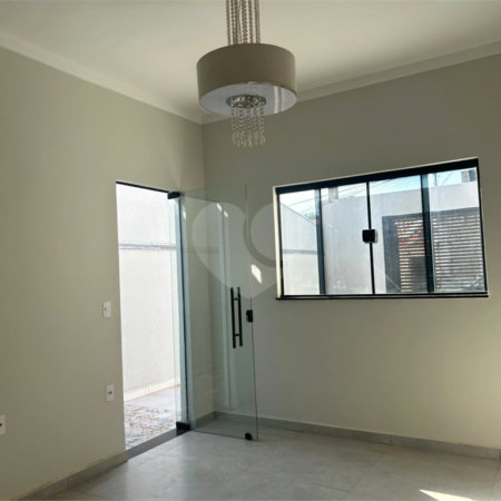 Casa à venda com 2 quartos, sendo 1 suíte, em Vila Santana, Itapetininga, SP