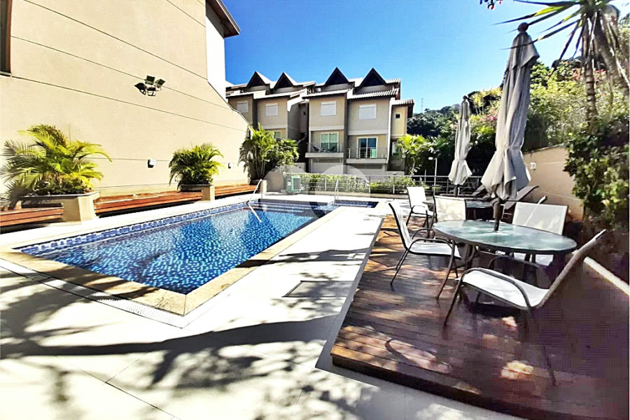 Casa à venda com 5 quartos, sendo 2 suítes, no condomínio Florada da Serra, São Paulo - SP