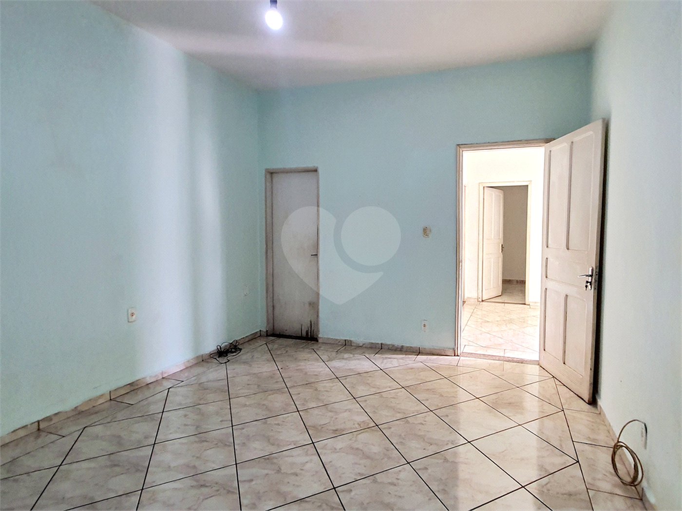 Sobrado à venda com 4 quartos, sendo 1 suíte, no Centro, Ribeirão Preto, SP
