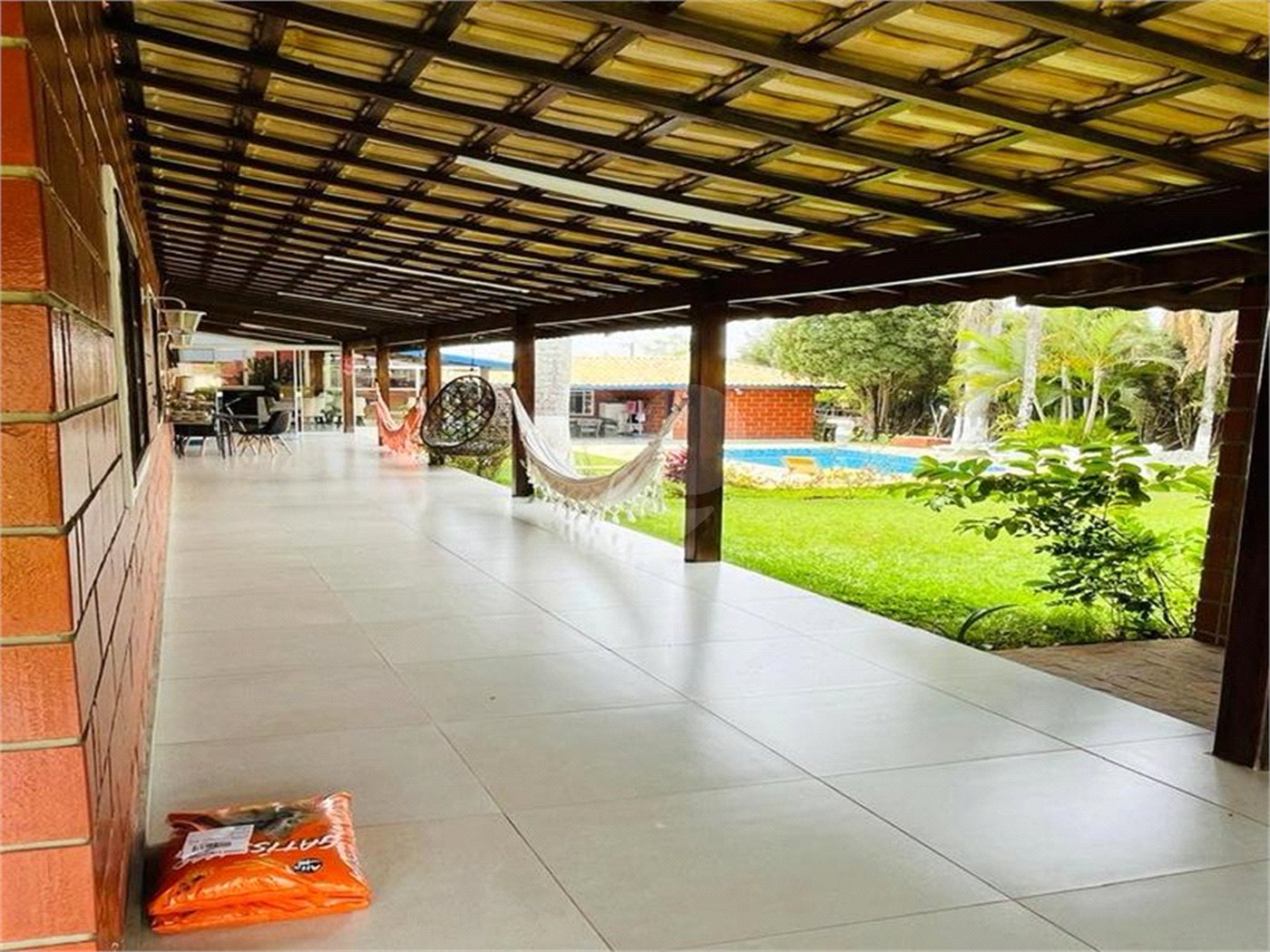 Casa à venda com 4 suítes no condomínio Vale do Lago, Sorocaba - SP