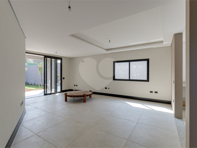 Casa à venda com 4 suítes no condomínio Reserva Robélia, São Paulo - SP