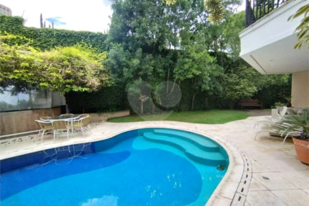 Casa à venda ou para alugar com 4 suítes no condomínio Solares Vila Europa, São Paulo - SP