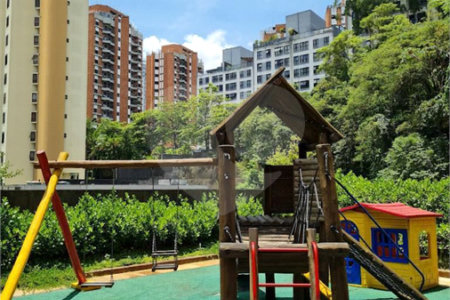 Apartamento à venda com 3 suítes em Vila Suzana, São Paulo, SP
