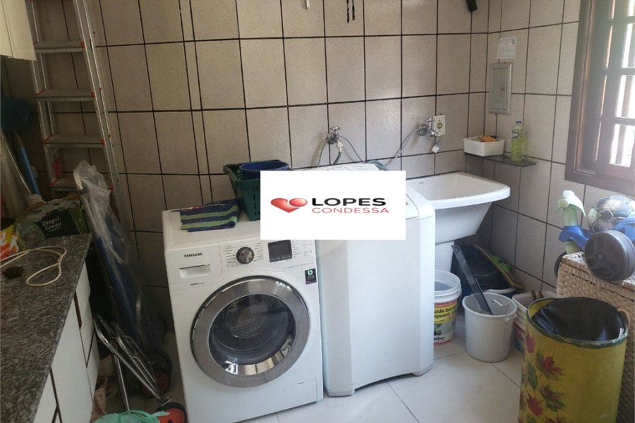 Casa à venda com 4 quartos, sendo 2 suítes, no condomínio Alpes da Cantareira, Mairiporã - SP