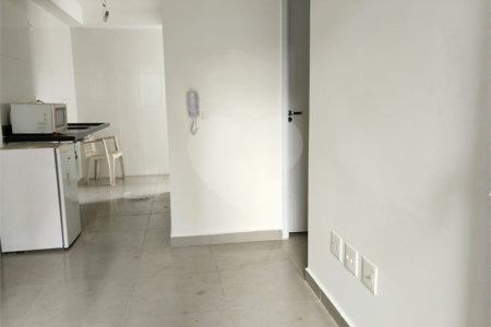 Casa à venda com 2 quartos, sendo 1 suíte, no condomínio Residencial Sanches, São Paulo - SP