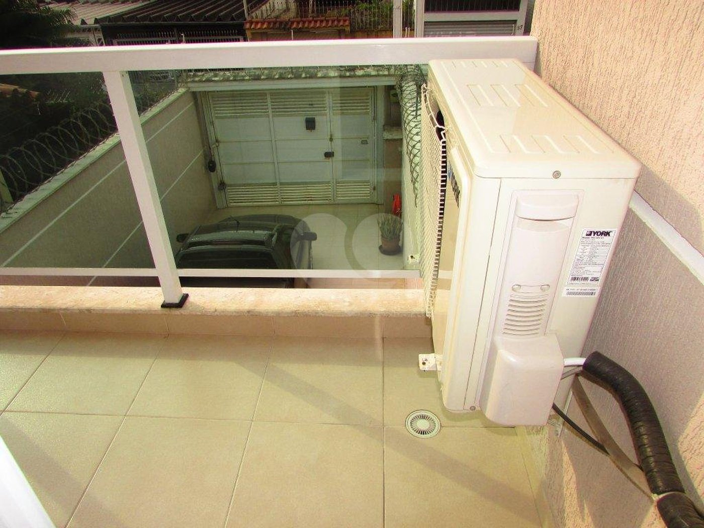 Sobrado à venda com 3 quartos, sendo 1 suíte,  em Vila Constança, São Paulo, SP
