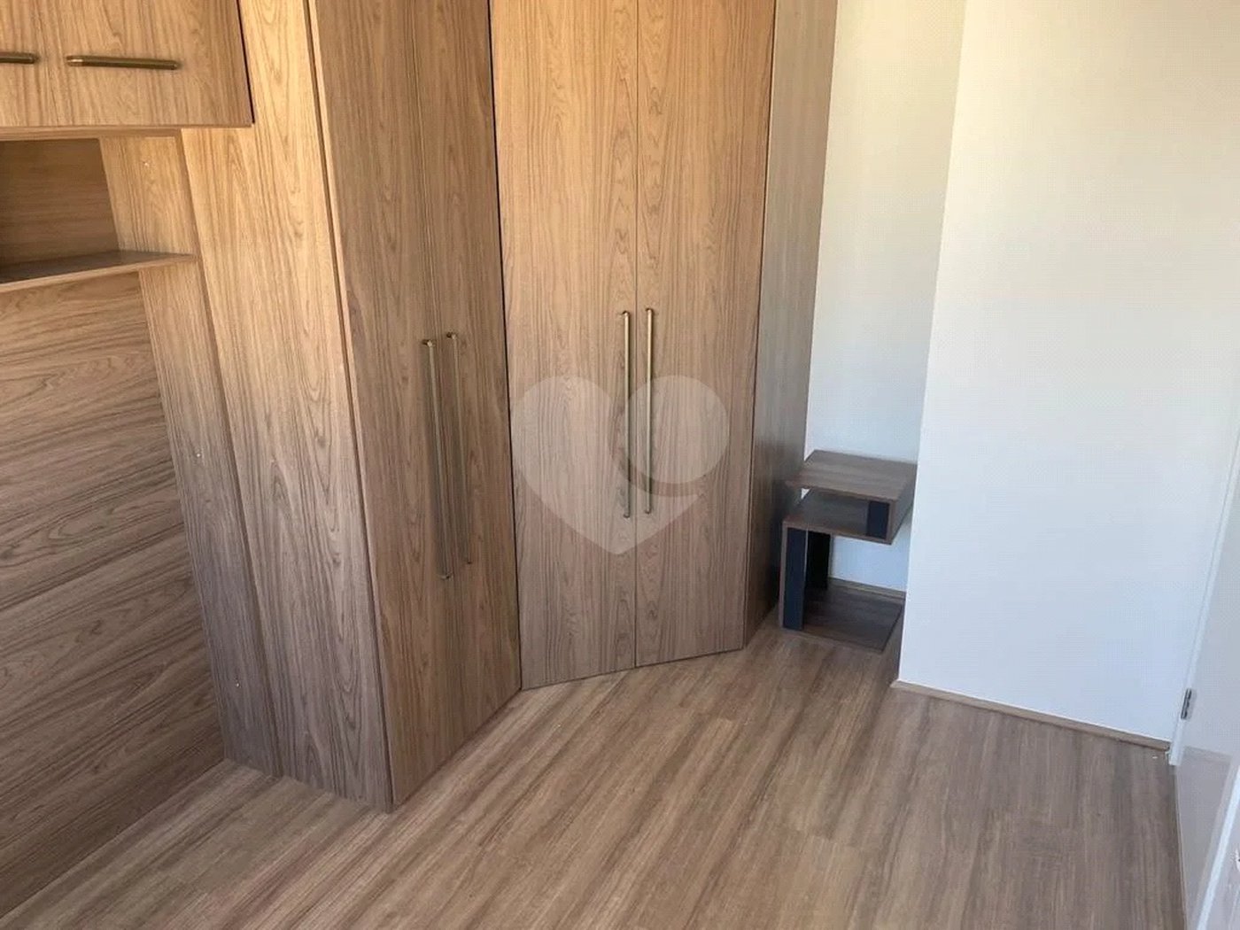 Apartamento mobiliado, novo, com 38m útil, ótima localização REF:903711