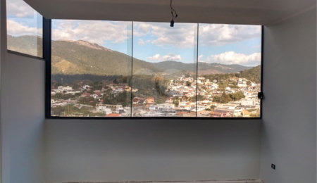 Sobrado à venda com 2 suítes em Recreio Maristela, Atibaia, SP